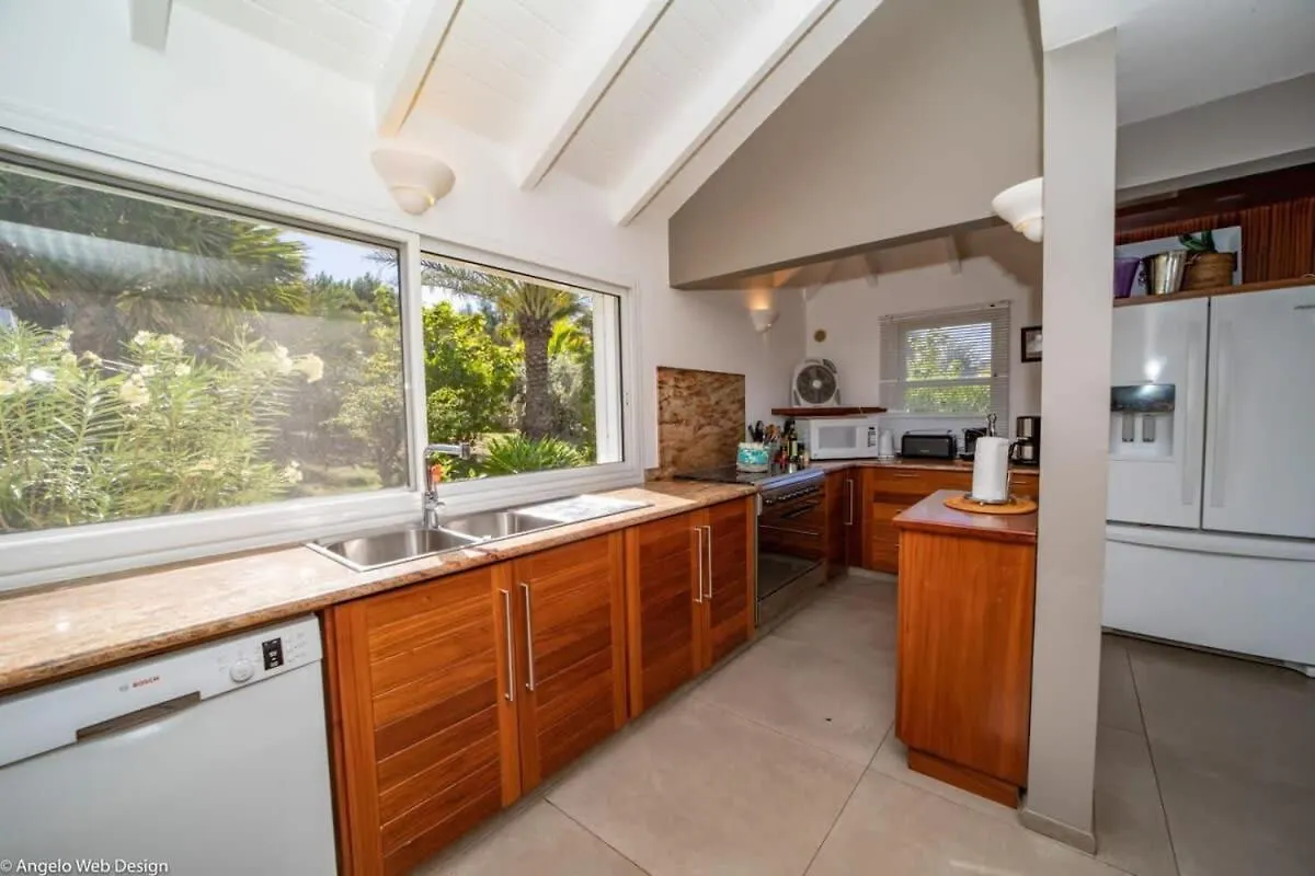 Heavenly Peaceful Villa With Spacious Living Area Petit Cul-de-Sac 0*,