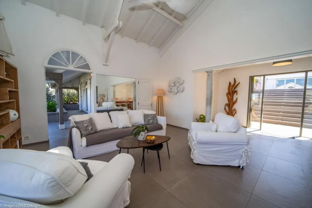 Heavenly Peaceful Villa With Spacious Living Area Petit Cul-de-Sac